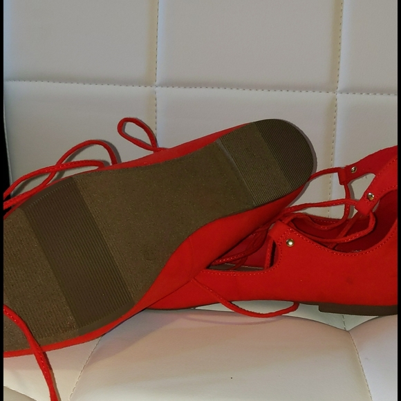Red lace up flats 7.5 Old Navy bohemian - Picture 4 of 4